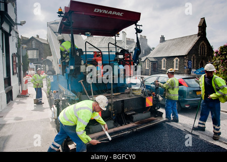 Asphalt Asphalt in Windermere am Ende der Stadt Erweiterungsprojekt Oberflächenersatz Stockfoto