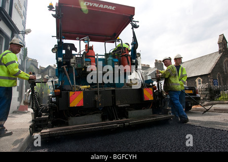 Asphalt Asphalt in Windermere am Ende der Stadt Erweiterungsprojekt Oberflächenersatz Stockfoto