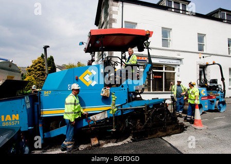 Asphalt Asphalt in Windermere am Ende der Stadt Erweiterungsprojekt Oberflächenersatz Stockfoto