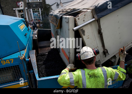 Asphalt Asphalt in Windermere am Ende der Stadt Erweiterungsprojekt Oberflächenersatz Stockfoto