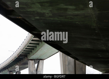 Eine Autobahn-Überführung. Stockfoto