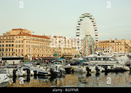 Riesenrad & Yachten am Kai von alten Hafen, Vieux Port, Hafen, Hafen, Marseille oder Marseille, Provence, Frankreich Stockfoto