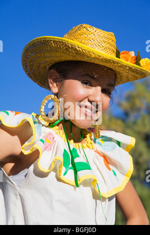 Folkloristische Tänzerin, Tucson Rodeo Parade, Tucson, Arizona, USA Stockfoto