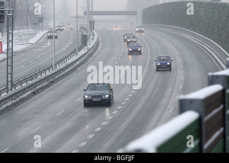Schallmauer auf der Autobahn. Stockfoto