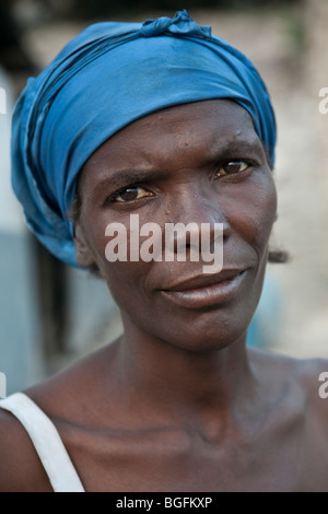 Porträt einer Frau in Gonaives, Abteilung Artibonite, Haiti Stockfoto