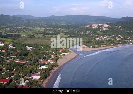 Überblick über die Stadt und Strand. San Juan Del Sur, Rivas, Nicaragua, Mittelamerika Stockfoto