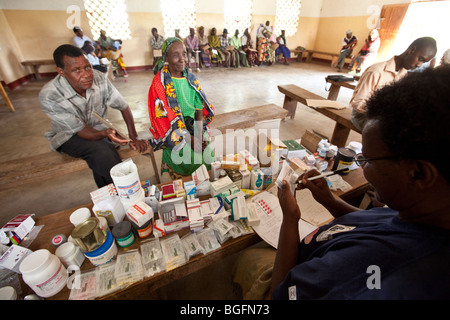 Medizinische Ambulanz, Chekereni Village, Tansania, Ostafrika. Stockfoto