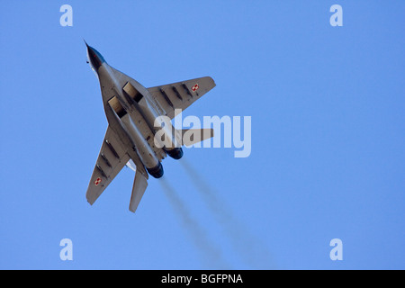 Ansicht der Unterseite der polnischen Luftwaffe Mig-29 auf der RAF Leuchars Airshow 2009, Fife, Schottland Stockfoto