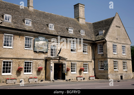 Die alte Poststation, die jetzt das Haycock Hotel Wansford Village Cambridgeshire England Stockfoto