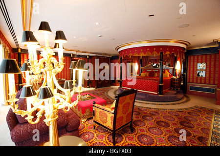 Präsidenten-Suite, deluxe Suite, Schlafzimmer in das Burj Al Arab, Dubai, Vereinigte Arabische Emirate Stockfoto