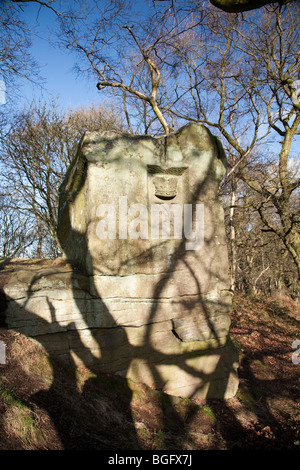 Geschnitzten Stein auf Stanton Moor zwischen Birchover und Rowsley in Derbyshire Peak District, Großbritannien Stockfoto