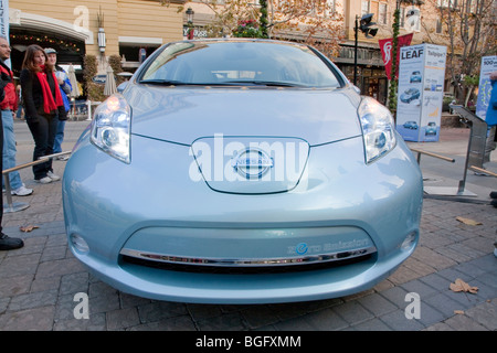 Nissan Leaf Zero Emission Tour Werbeveranstaltung. Santana Row, San Jose, Kalifornien, USA, 05.12.09 Stockfoto