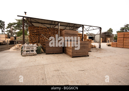 Holz und Fechten Supplies - Holzhändler UK Stockfoto