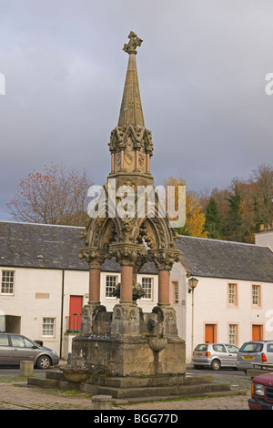 Herbstmorgen, Dunkeld, Atholl Gedenkbrunnen, Perthshire, Schottland, Oktober 2009 Stockfoto