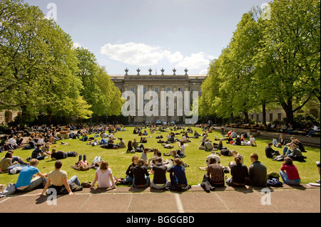 Studenten auf dem Campus der Humboldt-Universität zu Berlin, Deutschland, Europa Stockfoto