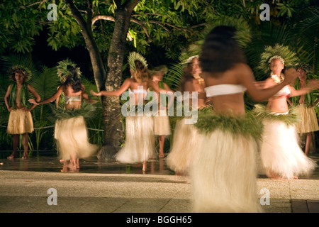 Weibliche Hula Tänzer, Bora Bora, Französisch-Polynesien Stockfoto