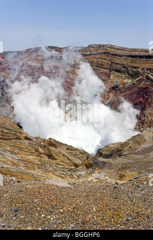 Rauch aus einem Krater, Kyushu, Japan Stockfoto