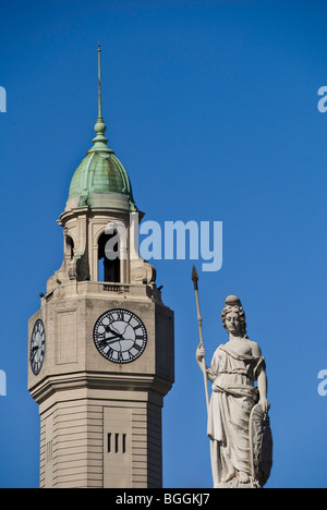 Die neoklassische Stadt Legislative Building Clock Tower und kann Pyramide in Buenos Aires, Argentinien Stockfoto