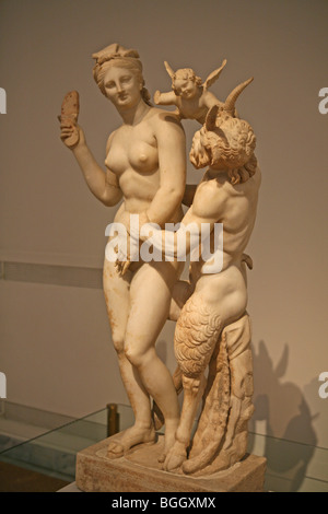 Gruppe von Aphrodite Pan und Eros in parischen Marmor über 100BC Stockfoto