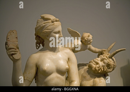 Gruppe von Aphrodite Pan und Eros in parischen Marmor über 100BC Stockfoto