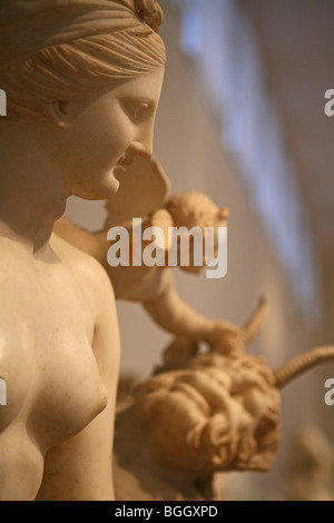 Gruppe von Aphrodite Pan und Eros in parischen Marmor über 100BC Stockfoto