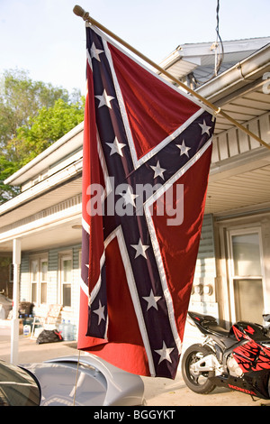 Konföderierten Flagge angezeigt auf der Veranda ein Lancaster County in Pennsylvania nach Hause Stockfoto