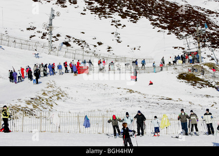 Glenshee Ski Centre bietet Ski- und Einrichtungen Stockfoto