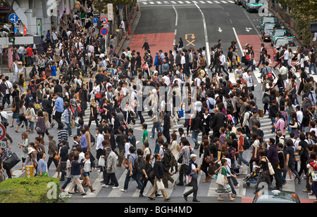 Shibiuya Kreuzung. Überfüllten Fußgängerüberweg, Tokyo, Japan Stockfoto