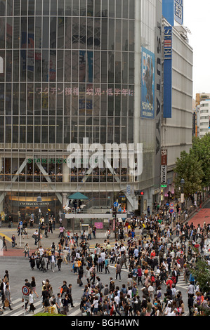 Shibiuya Kreuzung. Überfüllten Fußgängerüberweg, Tokyo, Japan Stockfoto