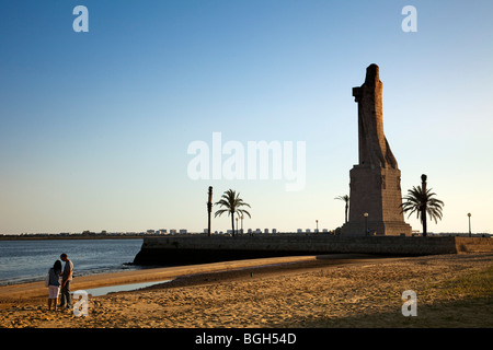 Monumento ein Colón de la Punta del Sebo, Huelva, Andalusien, España Columbus-Denkmal in Punta del Sebo, Huelva, Andalusien, Spanien Stockfoto