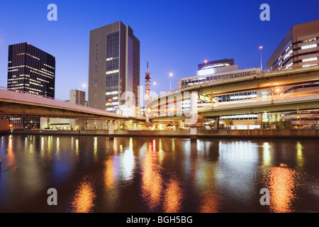 Nakanoshima in der Nacht Kita Gemeinde Osaka Japan Stockfoto