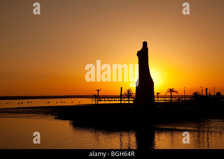 Monumento Colón Atardecer Punta del Sebo Huelva Andalusien España Kolumbus-Denkmal in der Abenddämmerung Punta del Sebo Huelva Andalusien Spanien Stockfoto