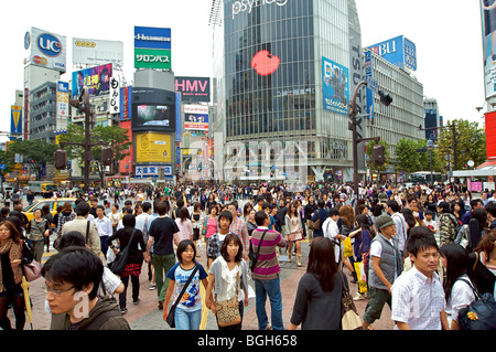 Shibiuya Kreuzung. Überfüllten Fußgängerüberweg, Tokyo, Japan Stockfoto