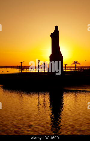 Monumento Colón Atardecer Punta del Sebo Huelva Andalusien España Kolumbus-Denkmal in der Abenddämmerung Punta del Sebo Huelva Andalusien Spanien Stockfoto