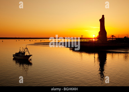 Monumento Colón Atardecer Punta del Sebo Huelva Andalusien España Kolumbus-Denkmal in der Abenddämmerung Punta del Sebo Huelva Andalusien Spanien Stockfoto