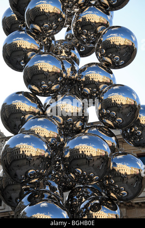 Nahaufnahme von "Großer Baum & das Auge" von Anish Kapoor, der königlichen Akademie Annenberg Hofe, London, UK. Nov 2009 Stockfoto