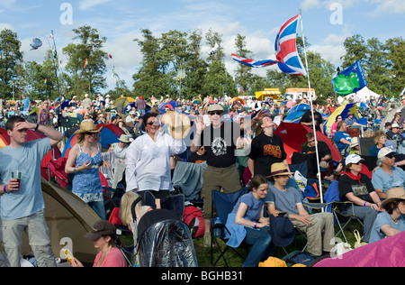 Musik-Fans auf dem jährlichen Fairport Convention-Folk-Musik-Festival in Cropredy Oxfordshire Stockfoto