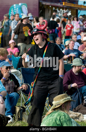 Musik-Fans auf dem jährlichen Fairport Convention-Folk-Musik-Festival in Cropredy Oxfordshire Stockfoto