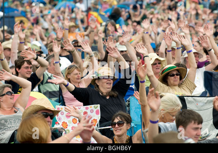 Musik-Fans auf dem jährlichen Fairport Convention-Folk-Musik-Festival in Cropredy Oxfordshire Stockfoto