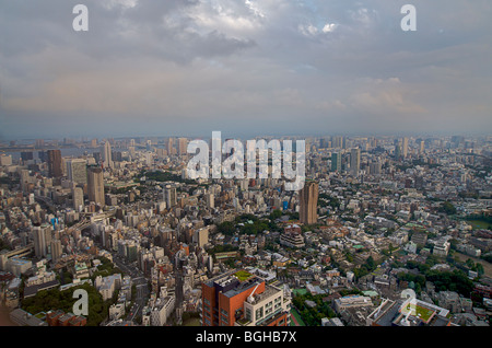 Blick auf Tokio bei Einbruch der Dunkelheit von MORI Tower, Roppongi Hills, Japan Stockfoto