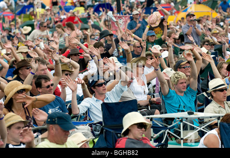 Musik-Fans auf dem jährlichen Fairport Convention-Folk-Musik-Festival in Cropredy Oxfordshire Stockfoto