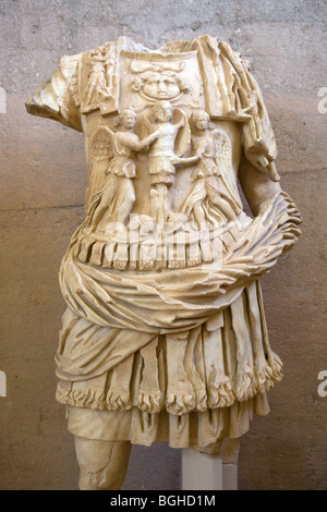 Statue eines Mannes in Rüstung 125-150 n. Chr. von Julian Basilica Stockfoto
