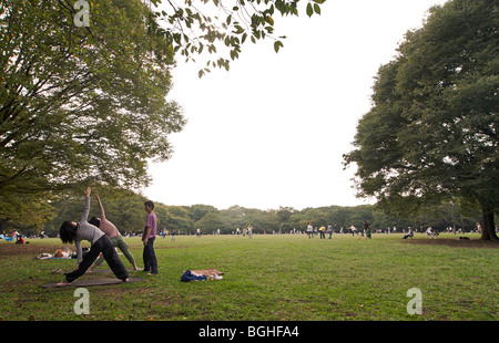 Samstag Nachmittag in Yoyogi Park, Harajuku, Tokio, Japan Stockfoto