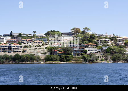 Luxus Ferienhäuser am Ufer des Swan River zwischen Perth und Fremantle in West-Australien. Stockfoto