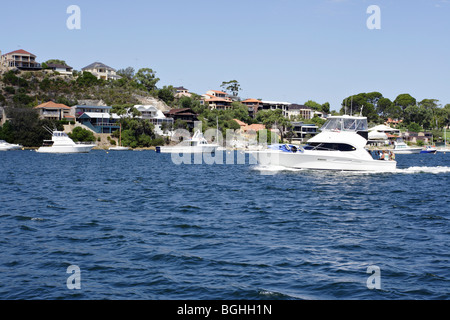 Luxus Ferienhäuser am Ufer des Swan River zwischen Perth und Fremantle in West-Australien. Stockfoto