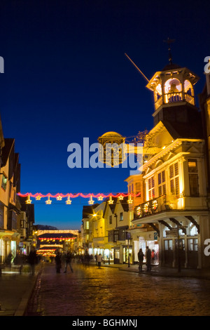 Guildford High Street Illuminationen an Weihnachten, Surrey England UK Stockfoto