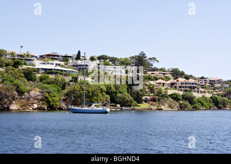 Luxus Ferienhäuser am Ufer des Swan River zwischen Perth und Fremantle in West-Australien. Stockfoto