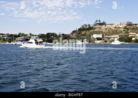 Luxus Ferienhäuser am Ufer des Swan River zwischen Perth und Fremantle in West-Australien. Stockfoto