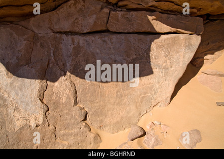 Nahaufnahme von einige der Bilder bei Winkler berühmten Felszeichnungen 26 in Wadi Abu Wasil in der östlichen Wüste von Ägypten. Stockfoto