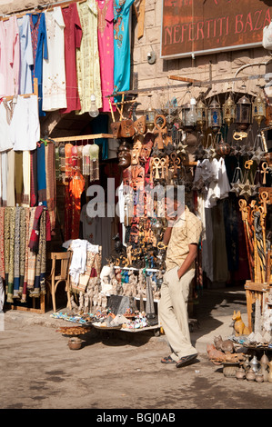 Souvenir-Stände in Assuan, Ägypten, Afrika Stockfoto